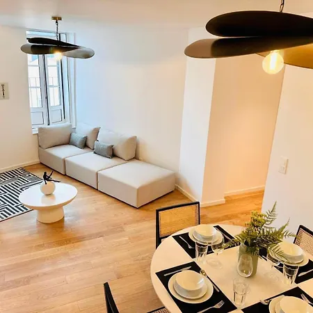 Pink House Beautiful 2 Bedroom Flat In Center *