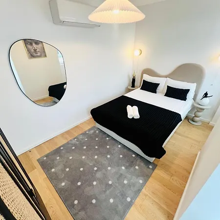 Pink House Beautiful 2 Bedroom Flat In Center Апартаменты Лиссабон