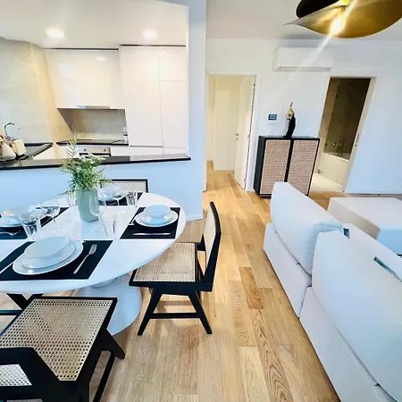 Pink House Beautiful 2 Bedroom Flat In Center * Лиссабон