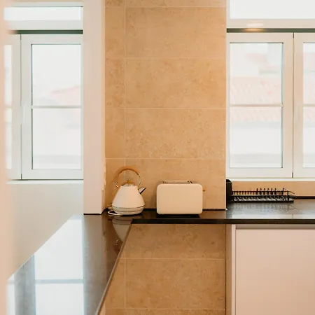 Pink House Beautiful 2 Bedroom Flat In Center