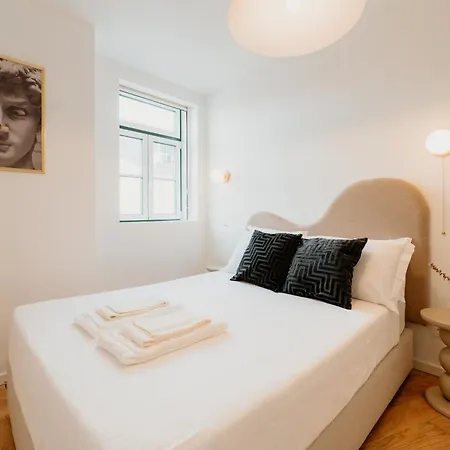 Pink House Beautiful 2 Bedroom Flat In Center *