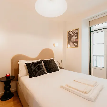 Pink House Beautiful 2 Bedroom Flat In Center * Лиссабон