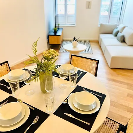 Pink House Beautiful 2 Bedroom Flat In Center * Lissabon