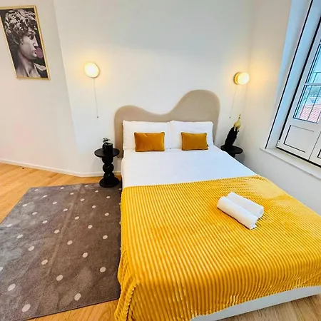 Appartement Pink House Beautiful 2 Bedroom Flat In Center Lissabon