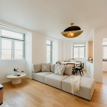 Pink House Beautiful 2 Bedroom Flat In Center Lissabon