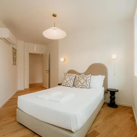 Pink House Beautiful 2 Bedroom Flat In Center * Lissabon