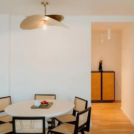 Pink House Beautiful 2 Bedroom Flat In Center