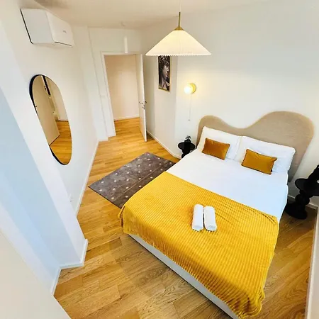 Pink House Beautiful 2 Bedroom Flat In Center * Lisboa