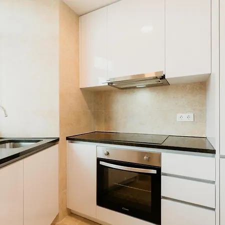 Pink House Beautiful 2 Bedroom Flat In Center